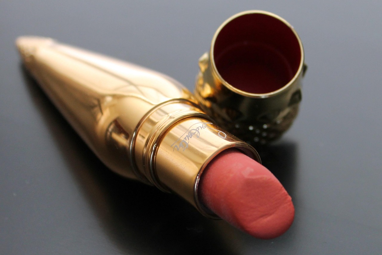 Mesmerizing The Female Audience: Custom Lipstick Boxes in 2026